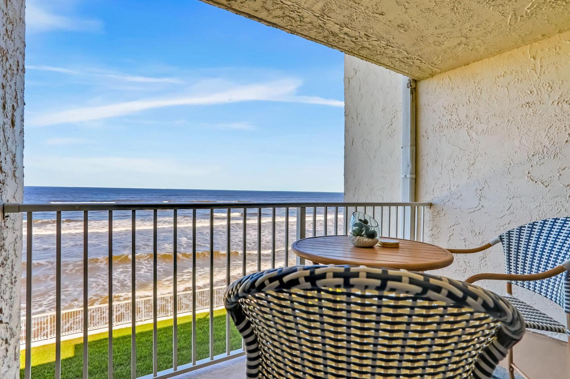 Castle Reef Condos New Smyrna Beach Room photo