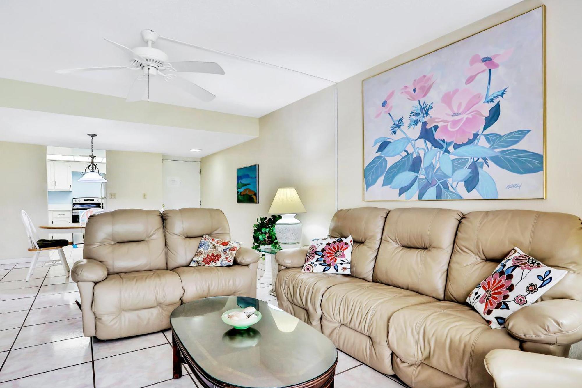 Castle Reef Condos New Smyrna Beach Room photo